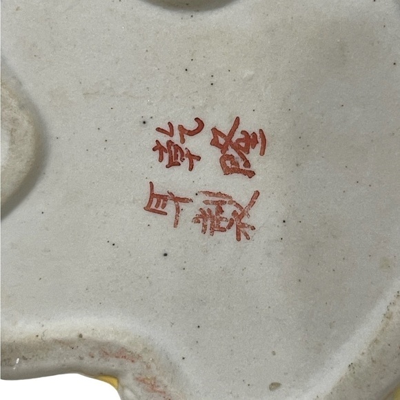 Antique Porcelain yellow and Green Elephant Teapot with handle and lid - Picture 6 of 6